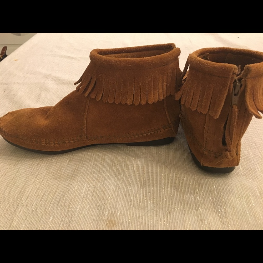 Minnetonka fringe ankle booties